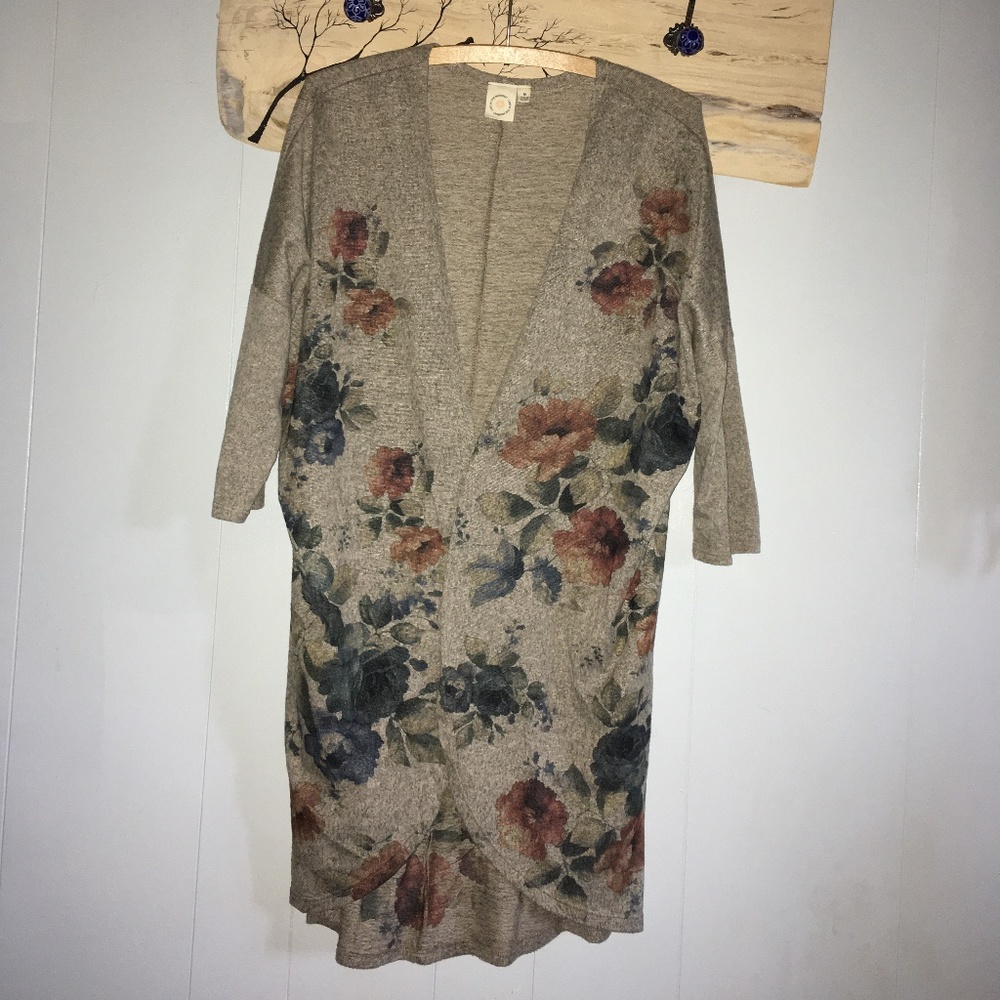 Floral kimono style cardigan M